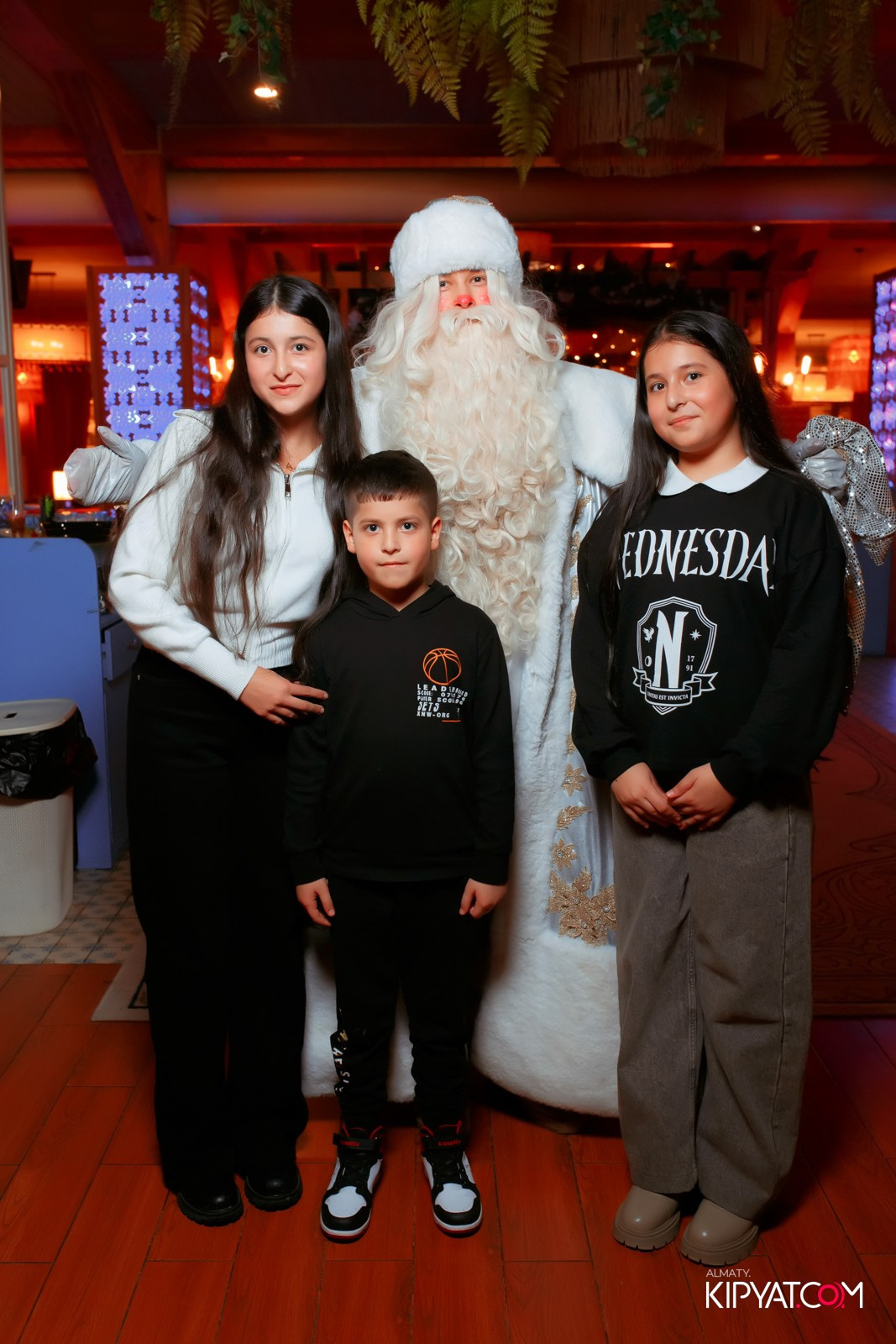 ГРУЗИНСКИЙ ДВОР НА КАБАНБАЙ БАТЫРА. КИПЯТКОМ АЛМАТЫ!