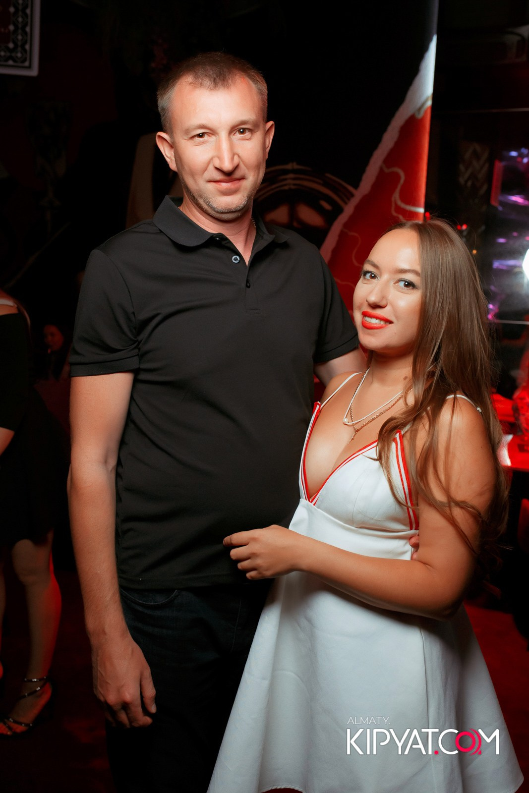 FRIENDS BAR & TERRACE. КИПЯТКОМ АЛМАТЫ!