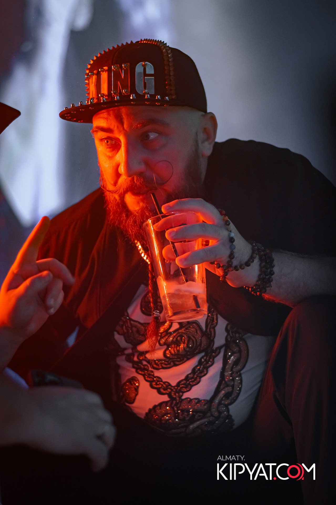 SANTA BARBARA ВЫСТУПЛЕНИЕ ГРУППЫ БРАТЬЯ ГРИММ. КИПЯТКОМ АЛМАТЫ!