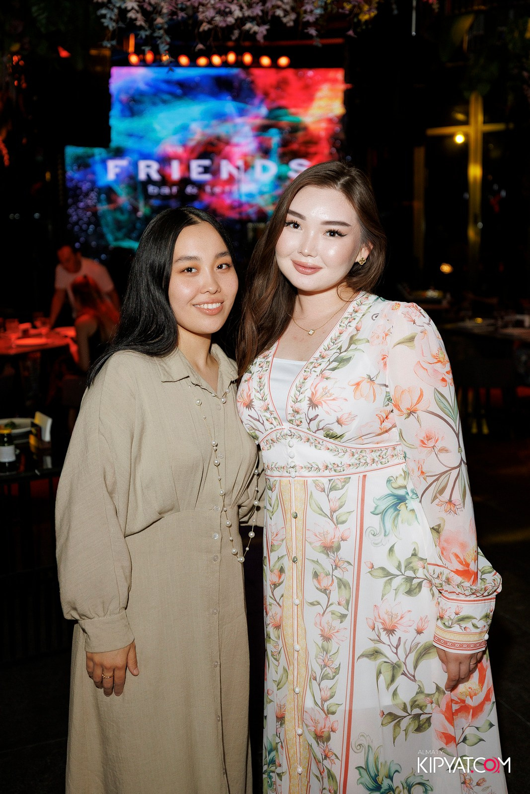FRIENDS BAR & TERRACE. КИПЯТКОМ АЛМАТЫ! Фотосъемка мероприятий в Алматы