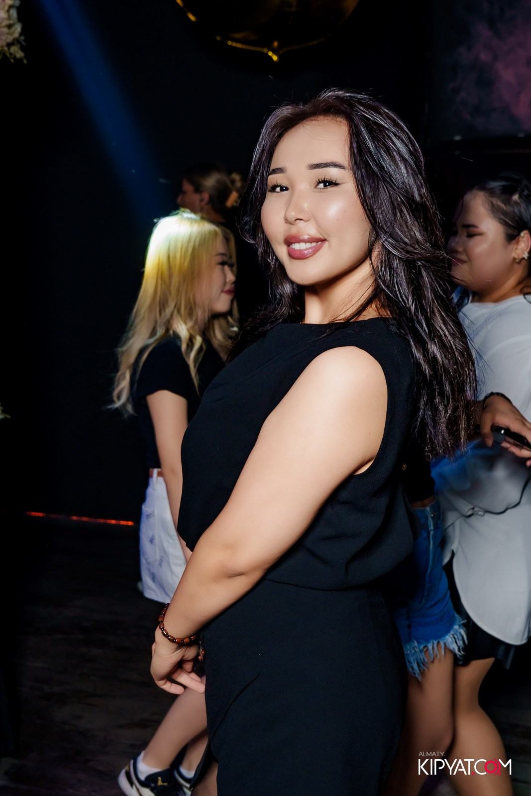 UYAT EMES BAR. КИПЯТКОМ АЛМАТЫ!