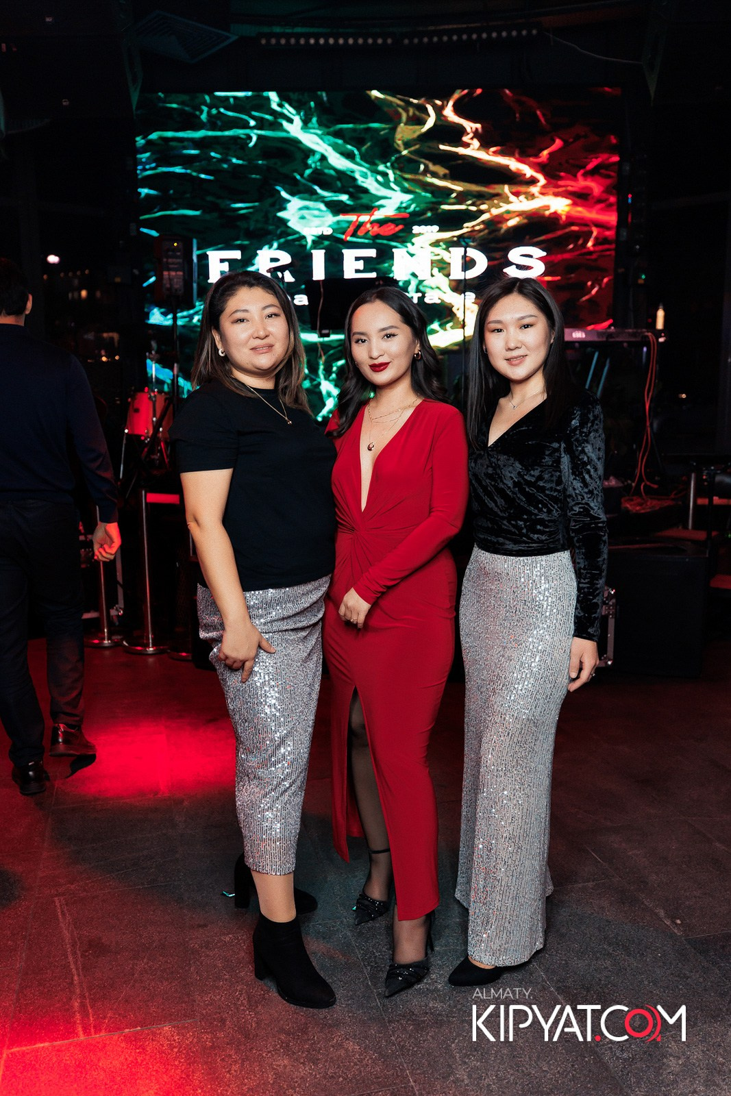 FRIENDS TERRACE & BAR. КИПЯТКОМ АЛМАТЫ! Фотосъемка мероприятий в Алматы