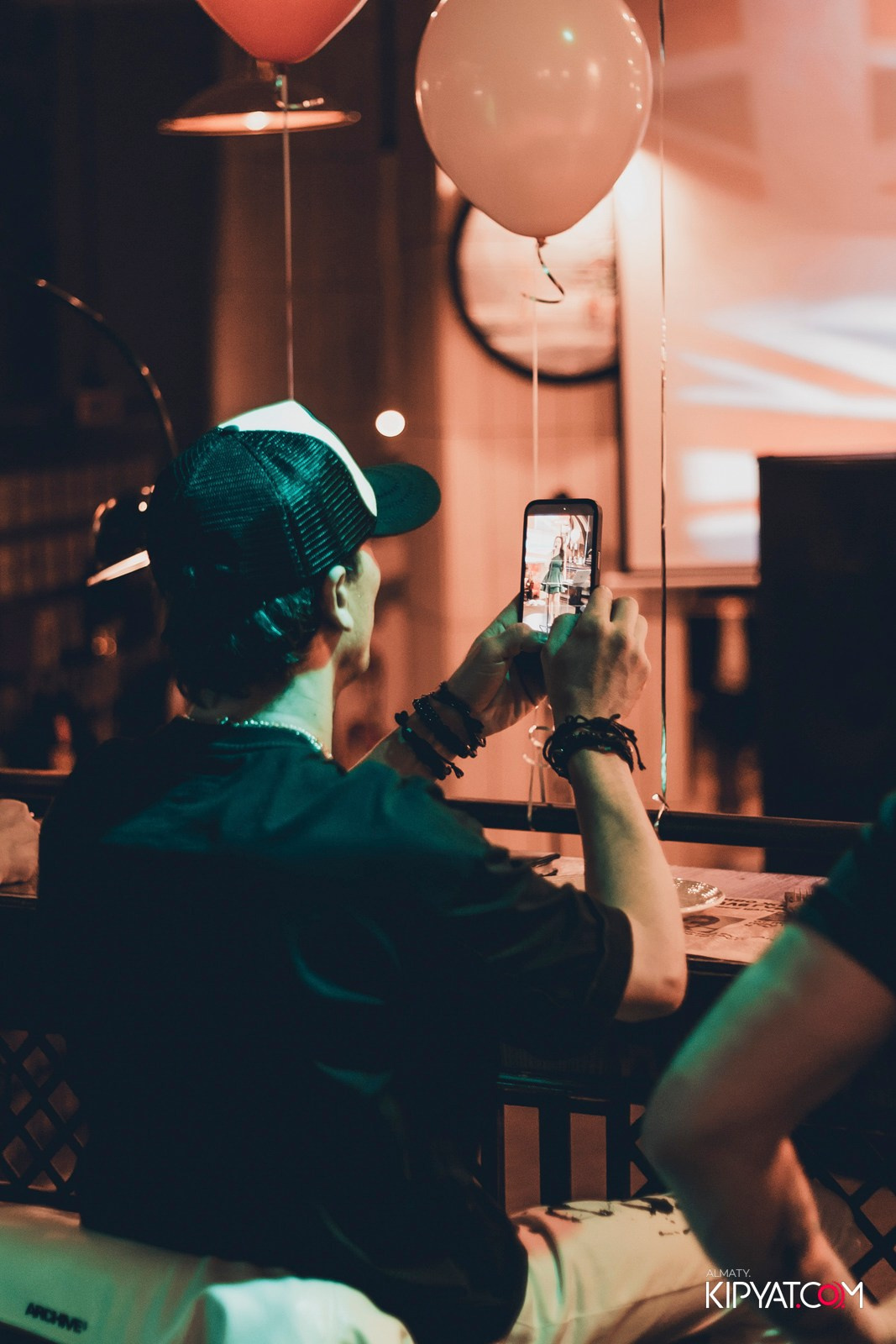 ЖИГУЛИ БАР НА АУЭЗОВА. КИПЯТКОМ АЛМАТЫ! Фотосъемка мероприятий в Алматы