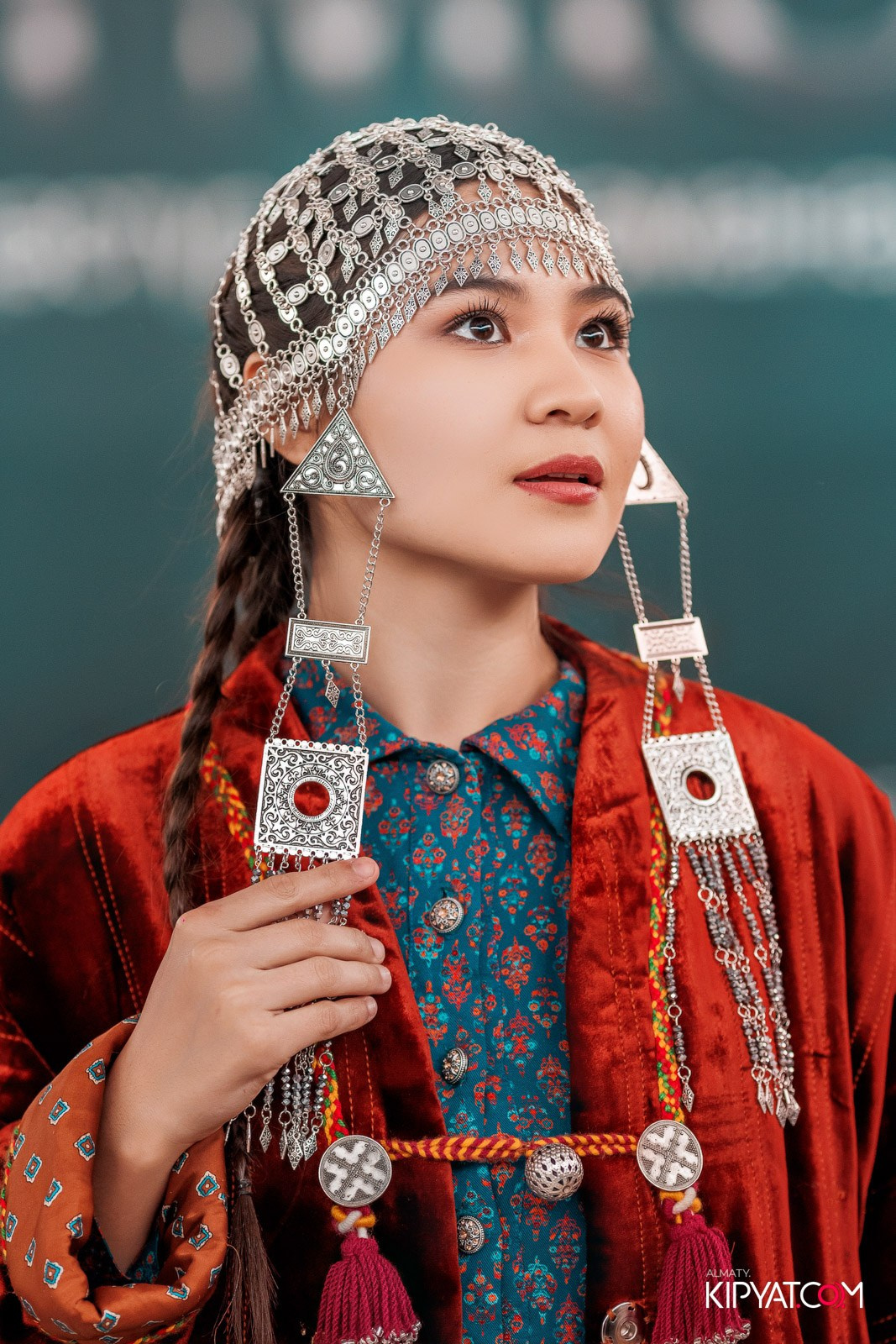 FASHION ПОКАЗ, КАЗАХСКОЙ НАЦИОНАЛЬНОЙ ОДЕЖДЫ. КИПЯТКОМ АЛМАТЫ!