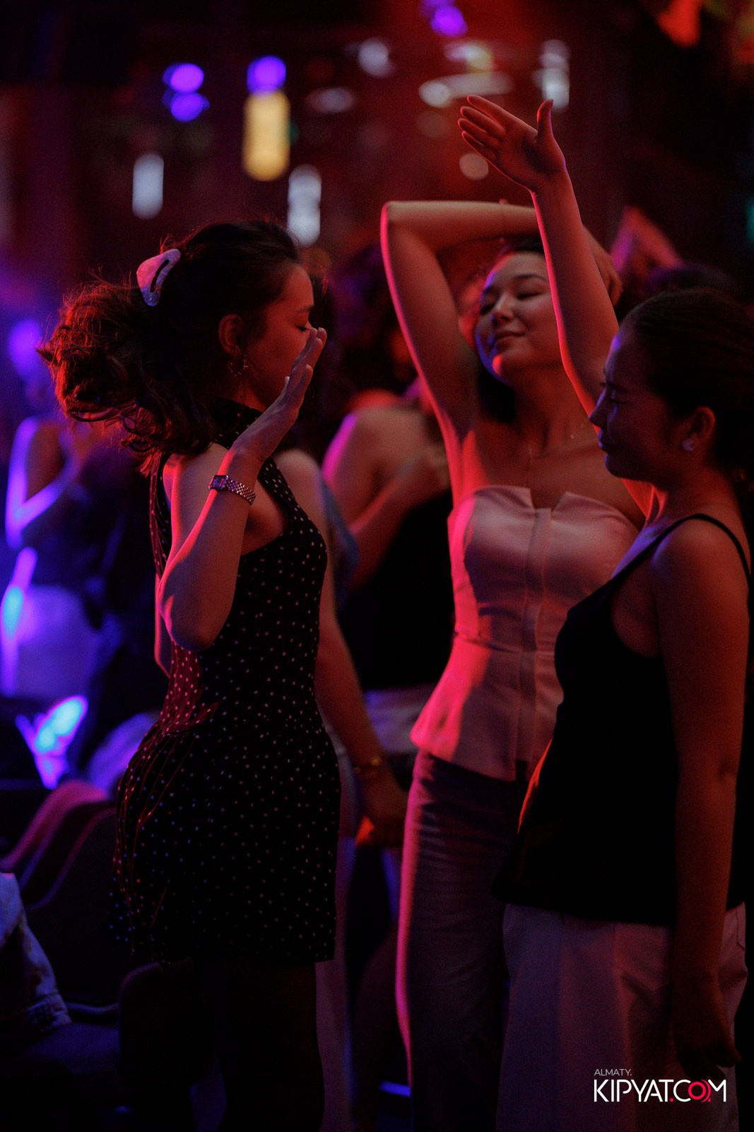 FRIENDS BAR & TERRACE. КИПЯТКОМ АЛМАТЫ! Фотосъемка мероприятий в Алматы