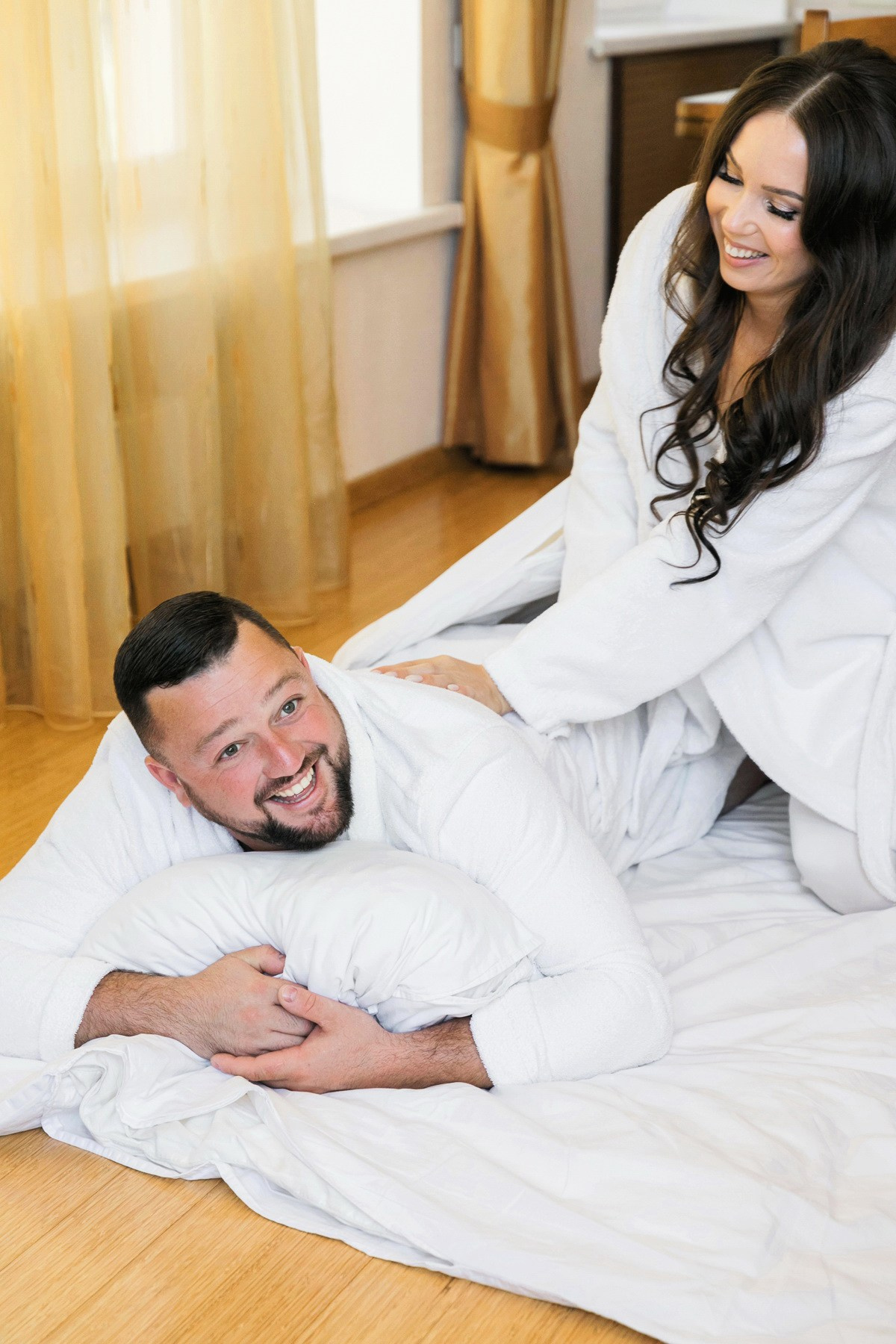 Свадебная фотосессия на берегу Горьковского моря. Свадебный фотограф в Нижнем Новгороде и Москве Сергей Воробьев