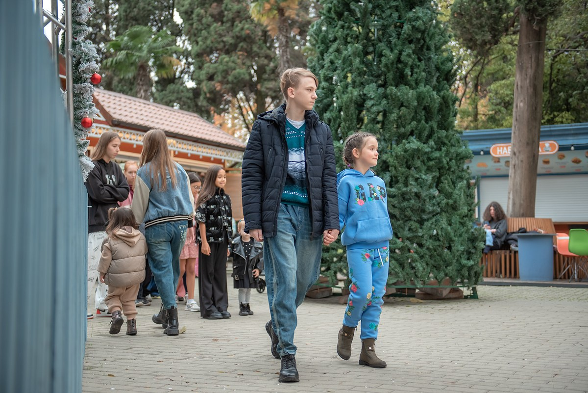 Парк Ривьера дефиле HAPPYkids. Семейный и коммерческий фотограф в Сочи Александр Бодунов