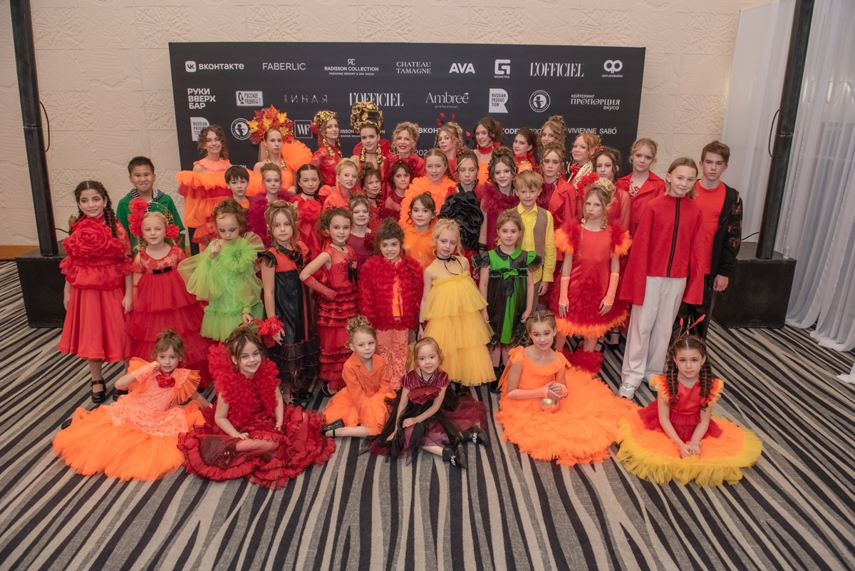 SochiFashionWeek2024 дизайнер Анохина Светлана. Семейный и коммерческий фотограф в Сочи Александр Бодунов