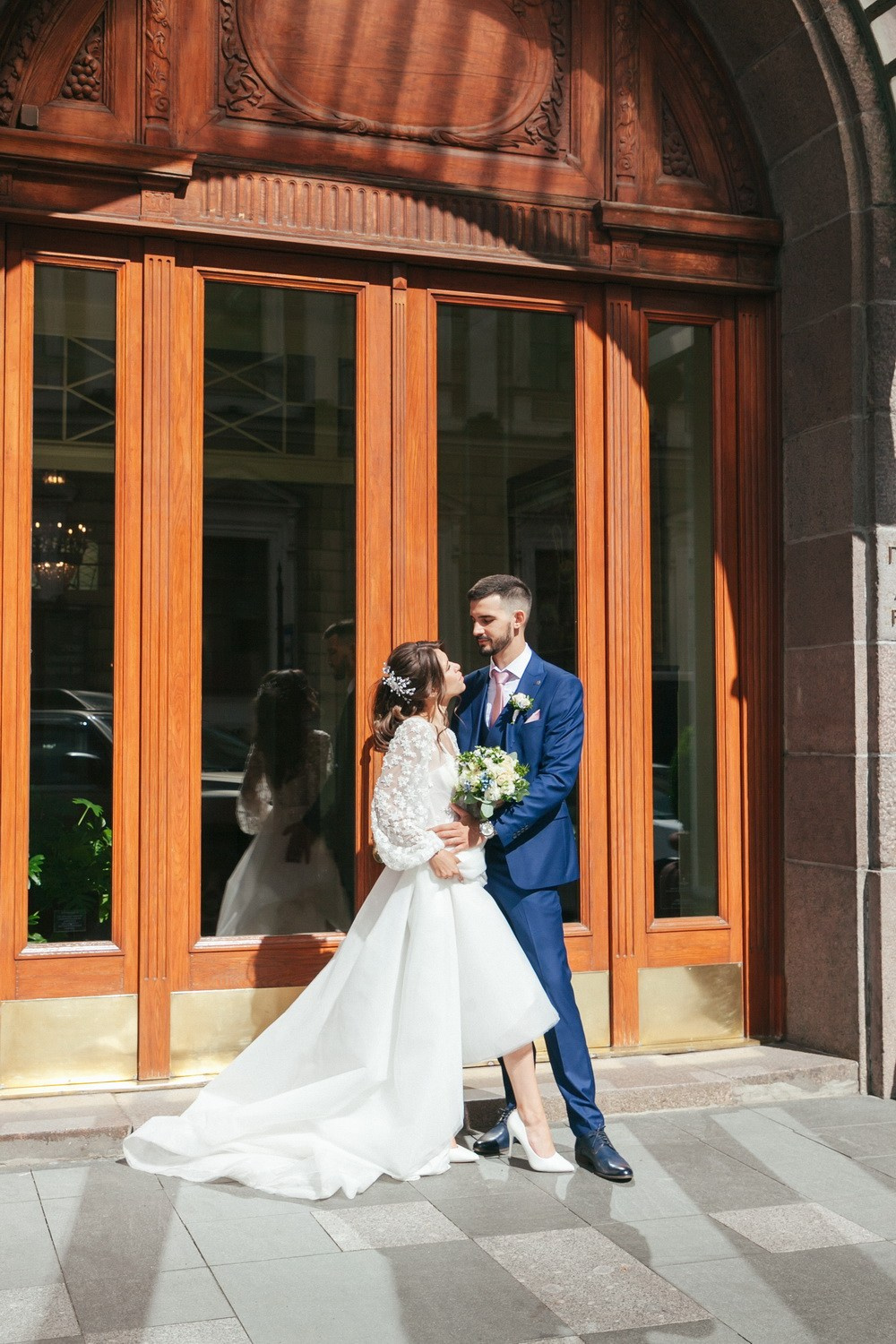 Свадебная фотопрогулка по СПб. Фотограф крещение венчание в Петербурге! Помогает подобрать храм и посоветовал душевного батюшку в СПб