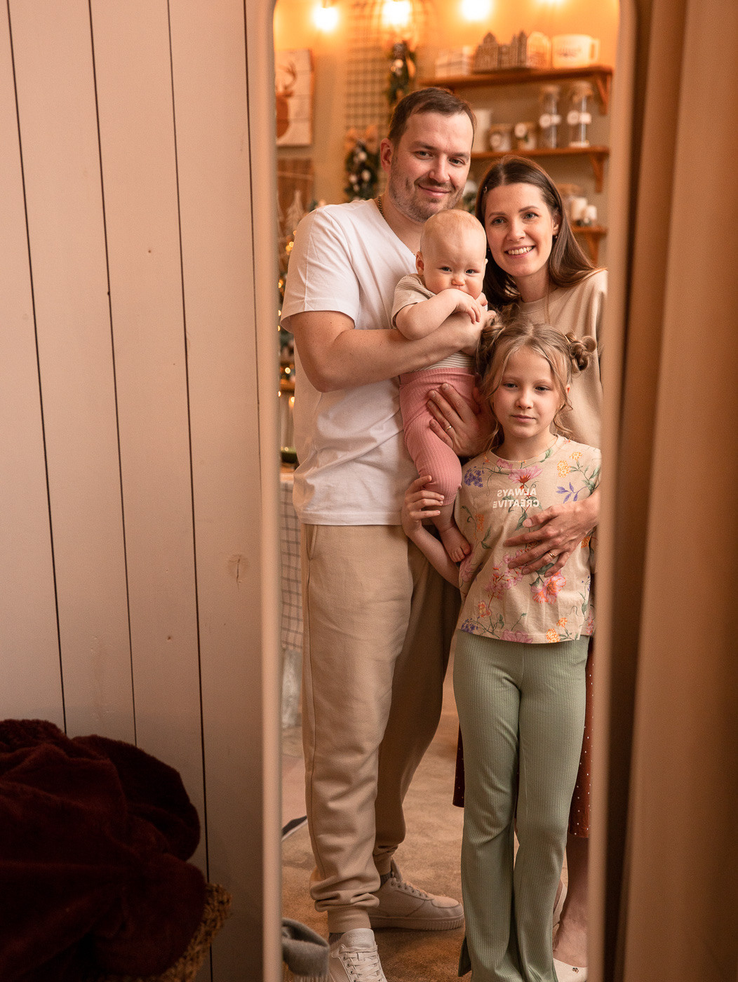 Аня, Дима, Марго и Алиса в студии Daily. Фотограф в СПб и ЛО Татьяна Кучерова