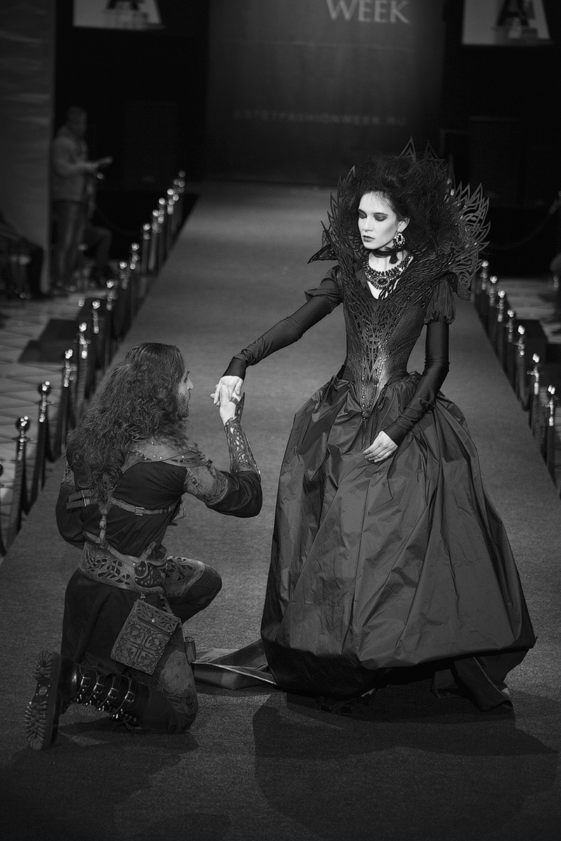 Опубликовано на правах модели.... Сергей Ленин