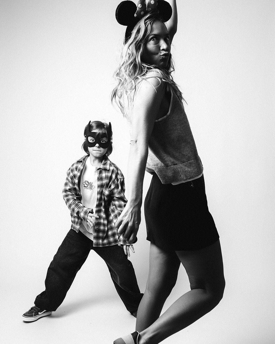 Чб на белом