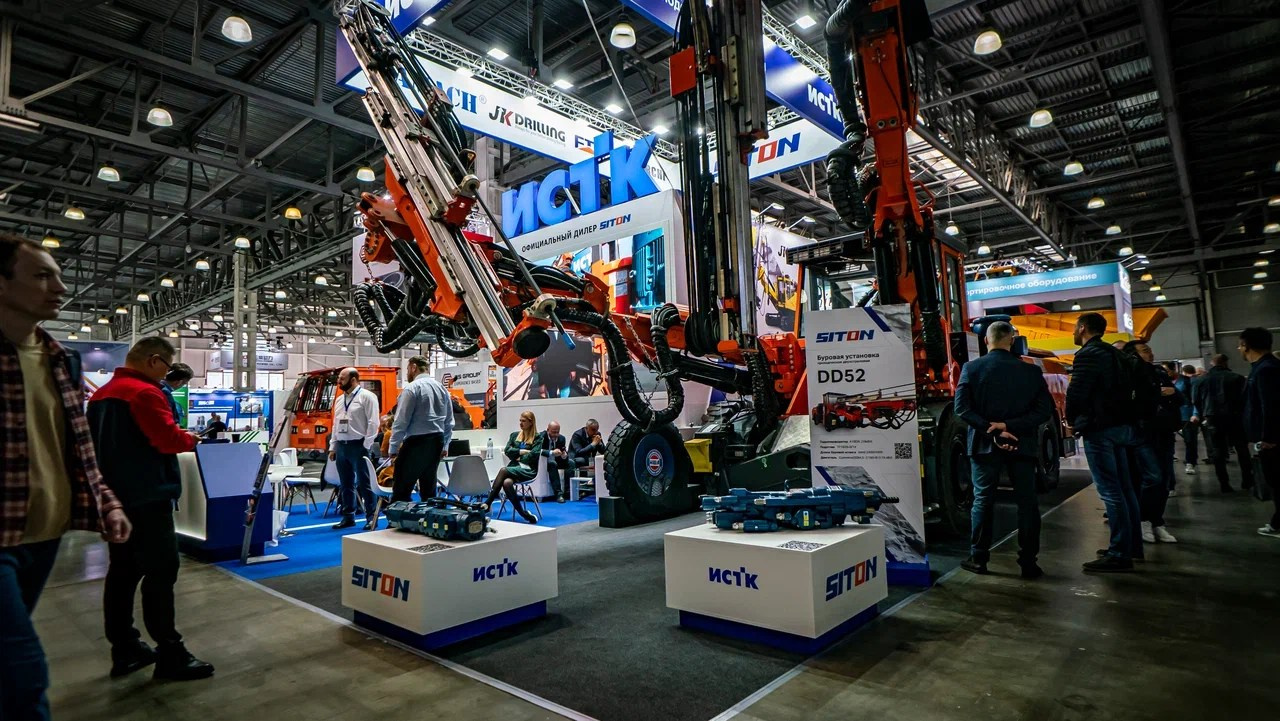 Видеограф в Москве — корпоративная и event‑видеосъемка | Tony Raw. Видеограф для бизнеса в Санкт-Петербурге и Москве