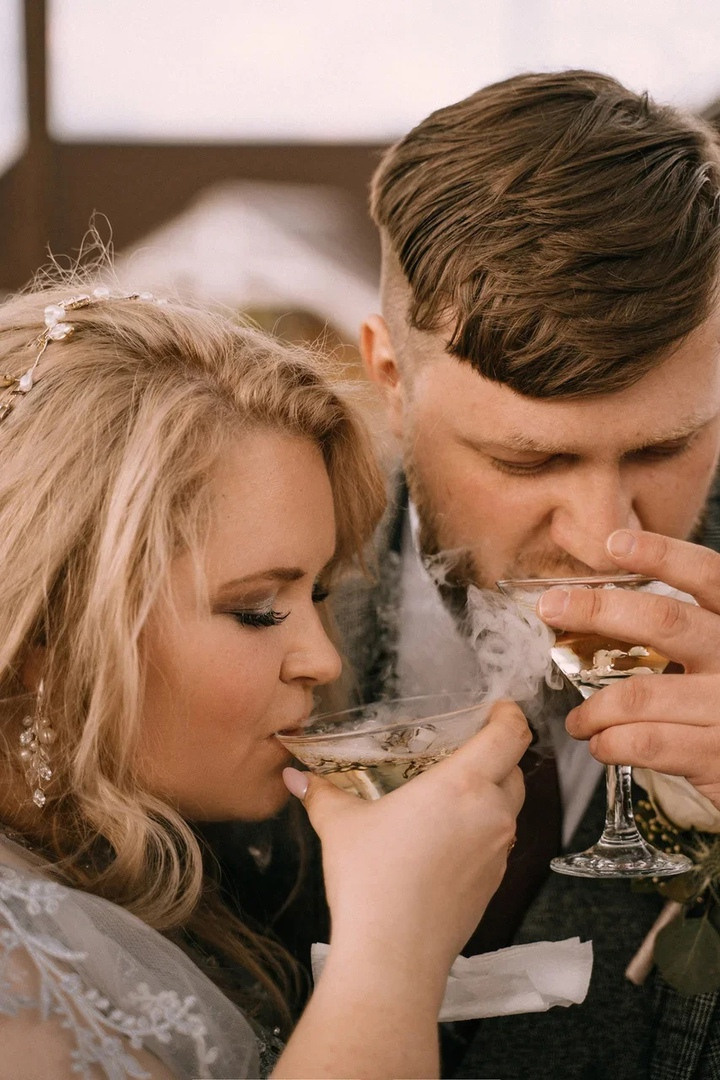 Пирамида из шампанского. Свадебная площадка РАНЧО