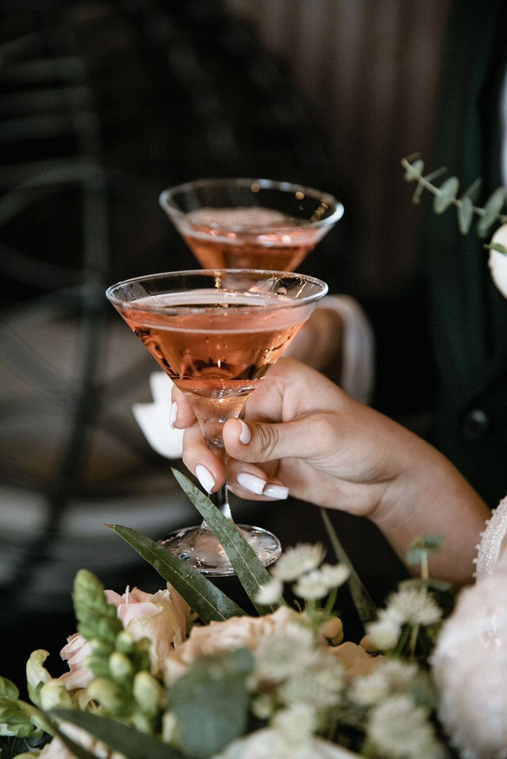 Пирамида из шампанского. Свадебная площадка РАНЧО