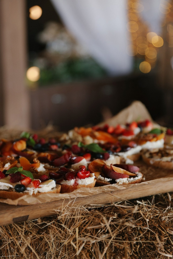 Станция сладких брускетт. Свадебная площадка РАНЧО