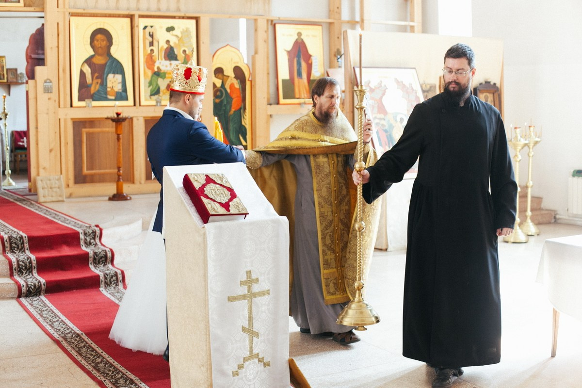 Венчание в Санкт Петербурге. Фотограф крещение венчание в Петербурге! Помогает подобрать храм и посоветовал душевного батюшку в СПб