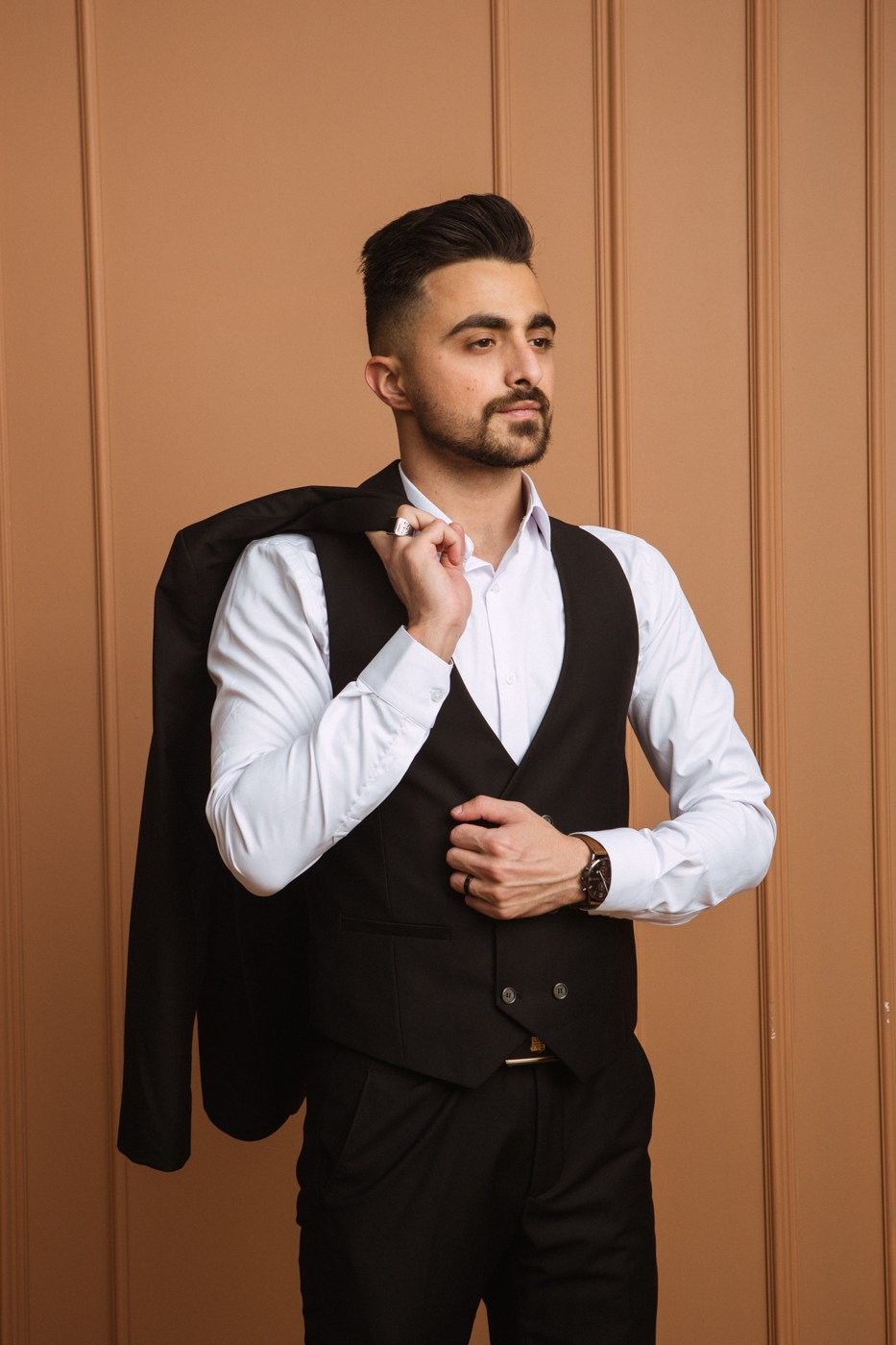 Студийный мужской портрет для выпускников медицинского университета. Фотографы в городе Волгограде — Людмила Агеева и Алексей Околелов