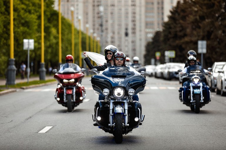 Свадьба байкеров в ресторане «Дворянское гнездо». Kirillova Studio — мастерская декора и событий Юли Кирилловой