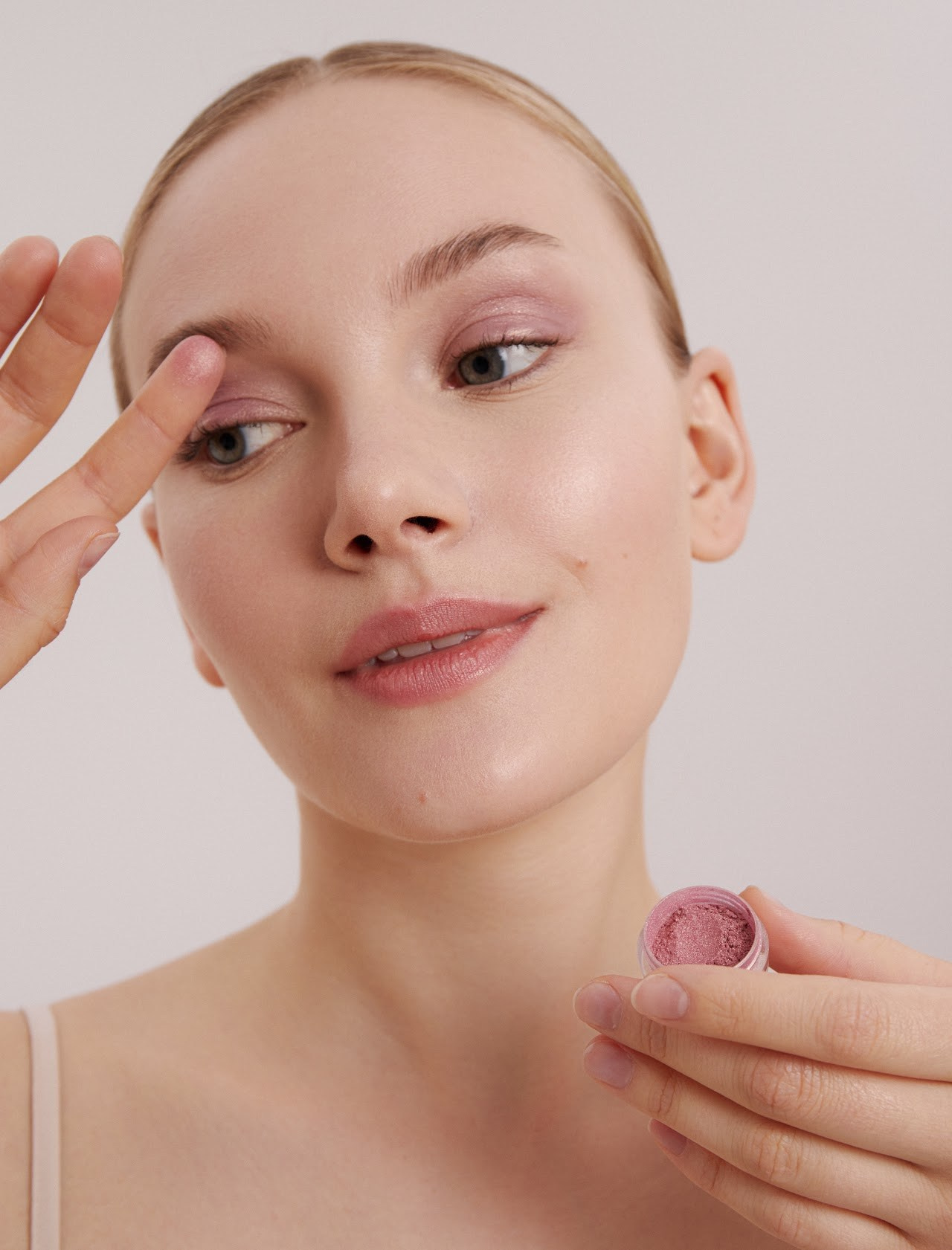 Яна, 40-42 р-р, 172 рост. KED Production — продакшн из СПб. Создаём фото, видео и контент, который помогает брендам и селлерам продавать больше