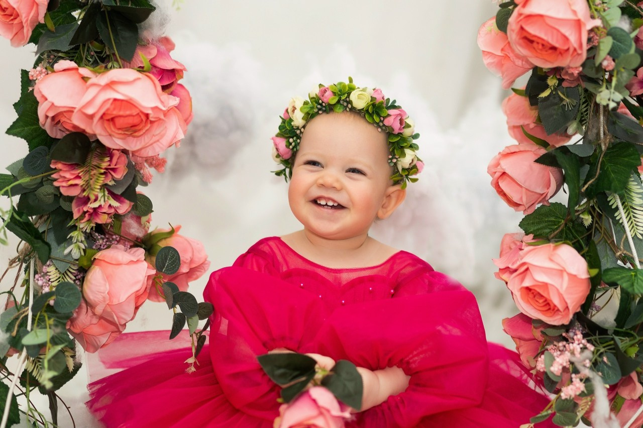 Цветочная качель. ФОТОГРАФ НА ГОДИК, БЕРЕМЕННОСТИ, НОВОРОЖДЕННЫХ, КРЕЩЕНИЯ МОСКВА