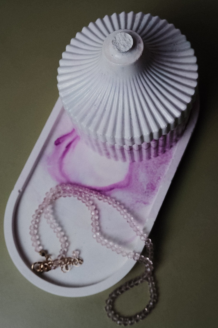 Подносы. Изделия из гипса и соевые свечи ручной работы