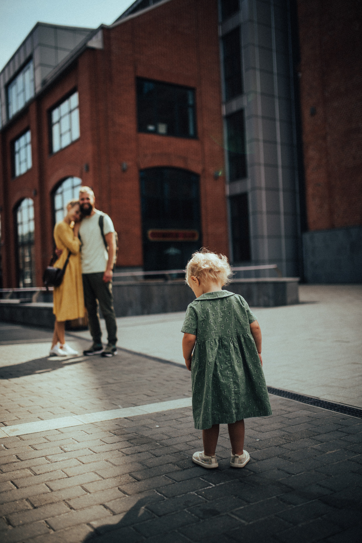 Босиком по мостовой | в городе
