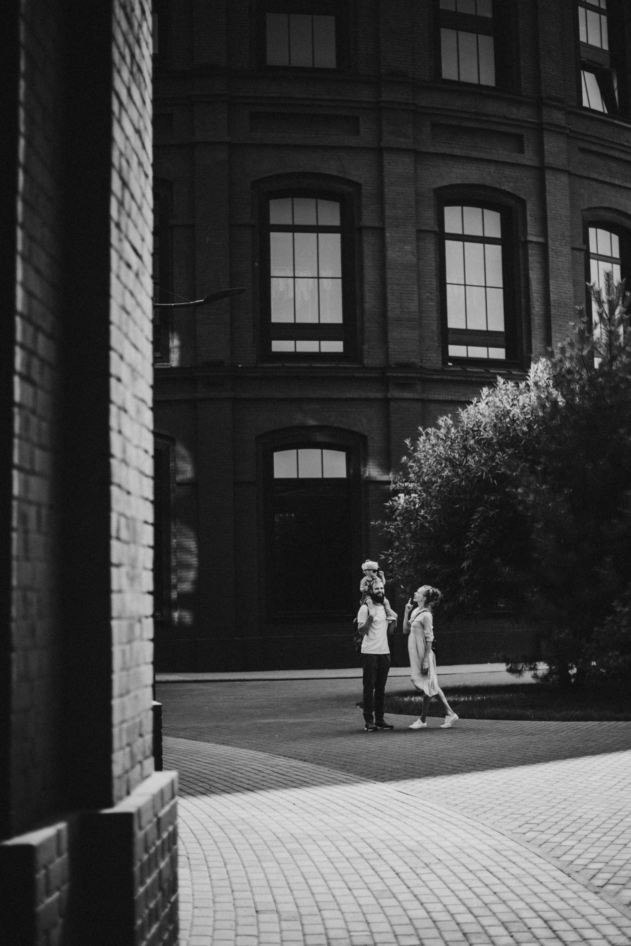 Босиком по мостовой | в городе