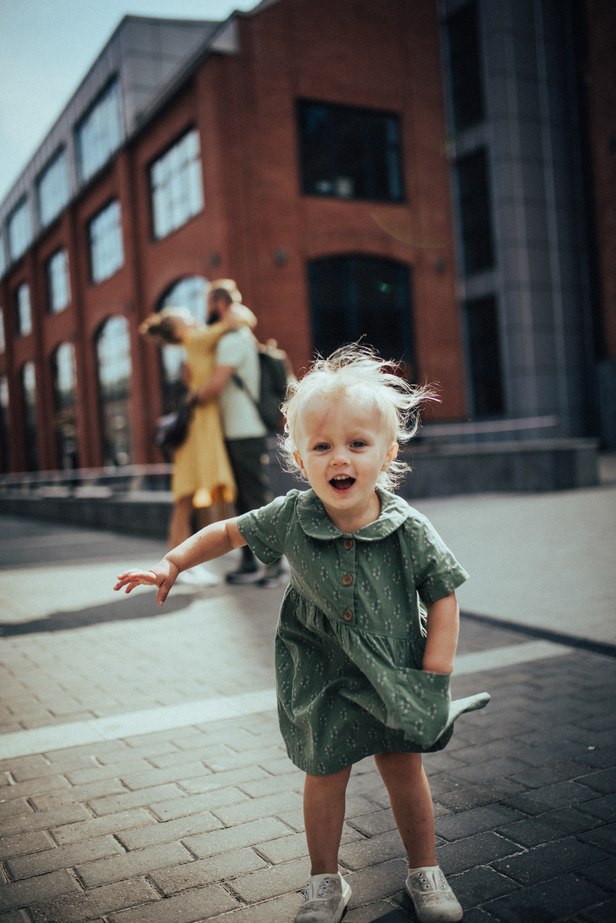 Босиком по мостовой | в городе