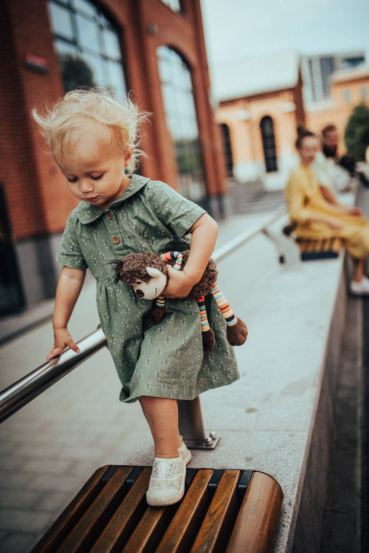 Босиком по мостовой | в городе