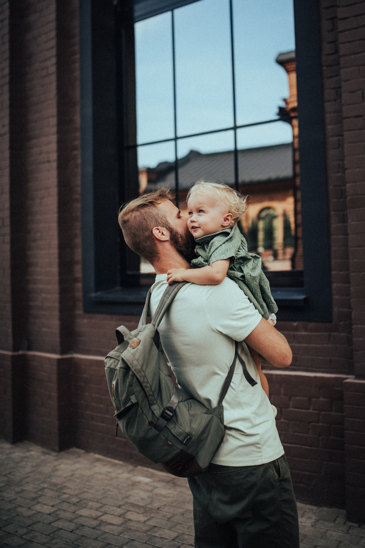 Босиком по мостовой | в городе