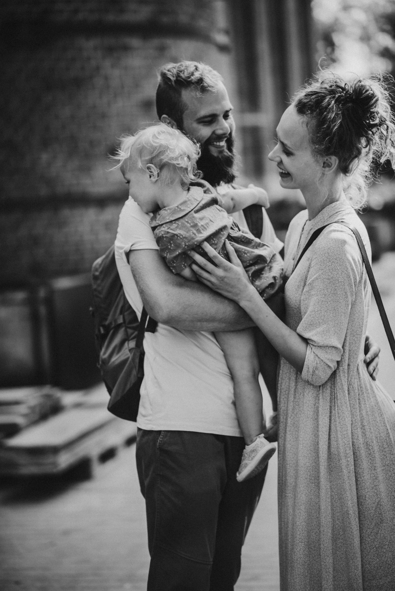 Босиком по мостовой | в городе