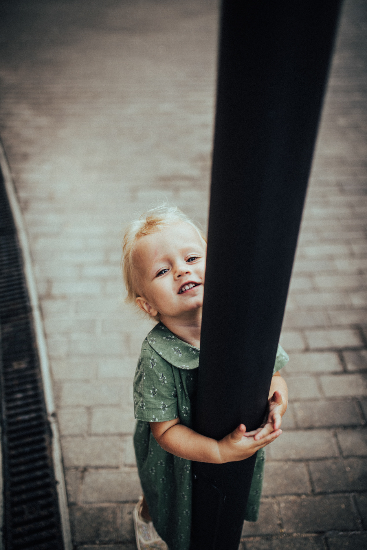 Босиком по мостовой | в городе