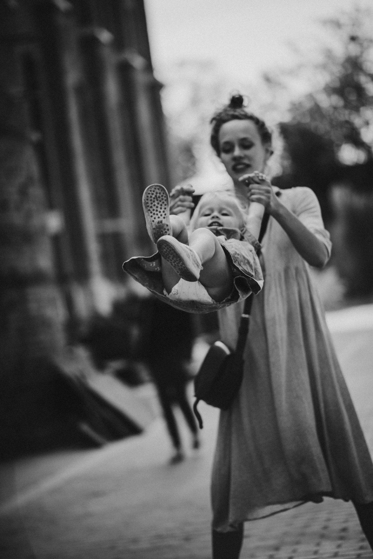 Босиком по мостовой | в городе