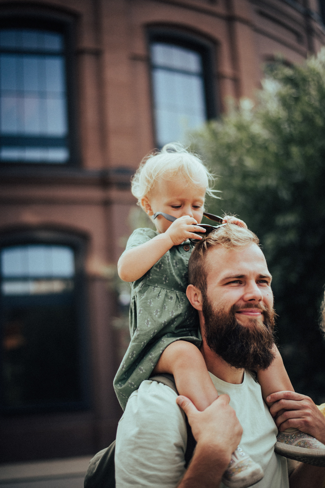 Босиком по мостовой | в городе