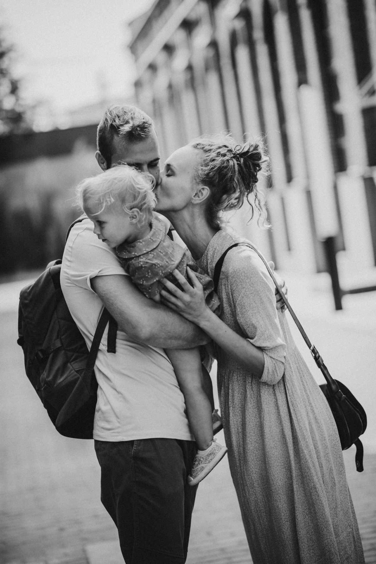 Босиком по мостовой | в городе