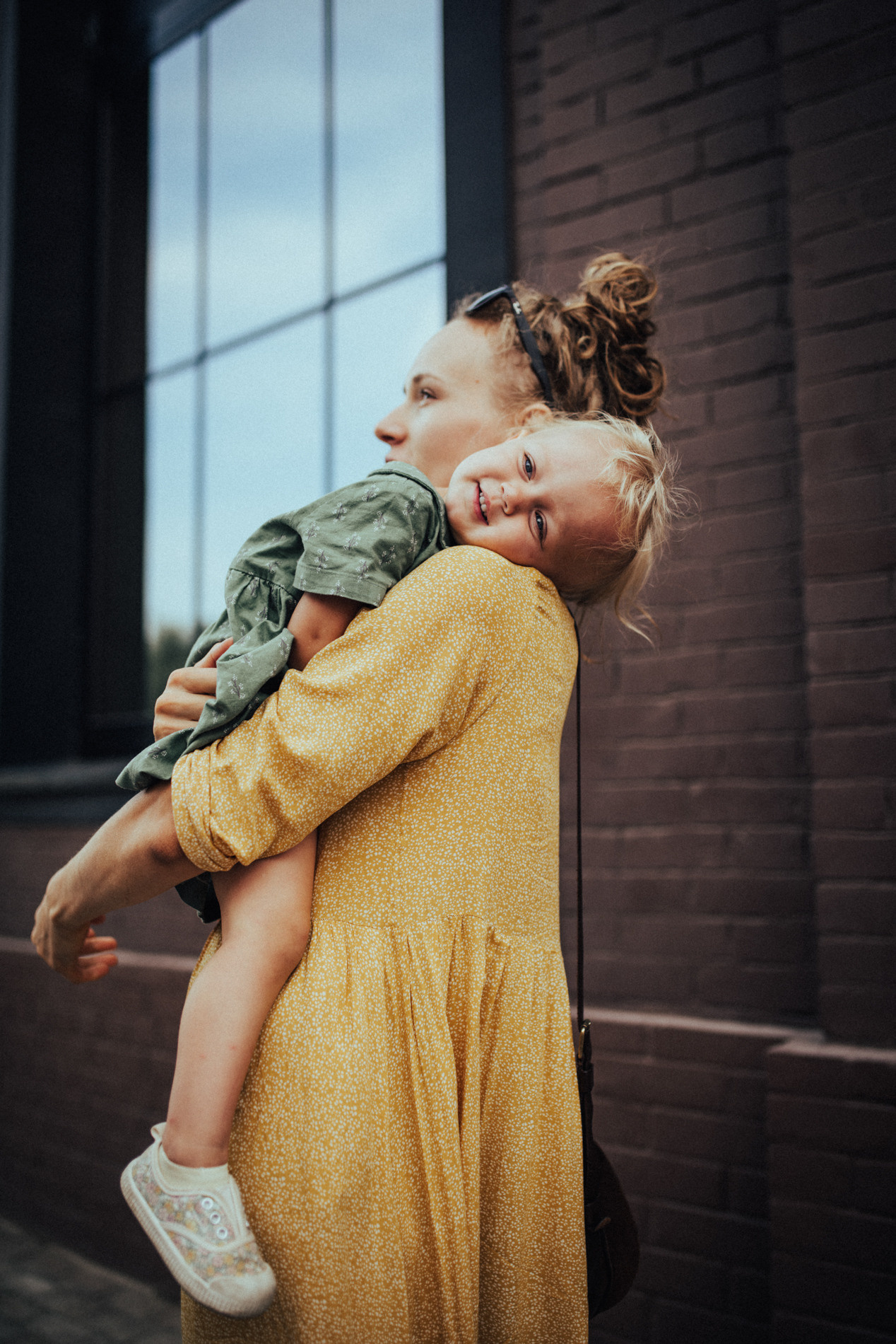 Босиком по мостовой | в городе