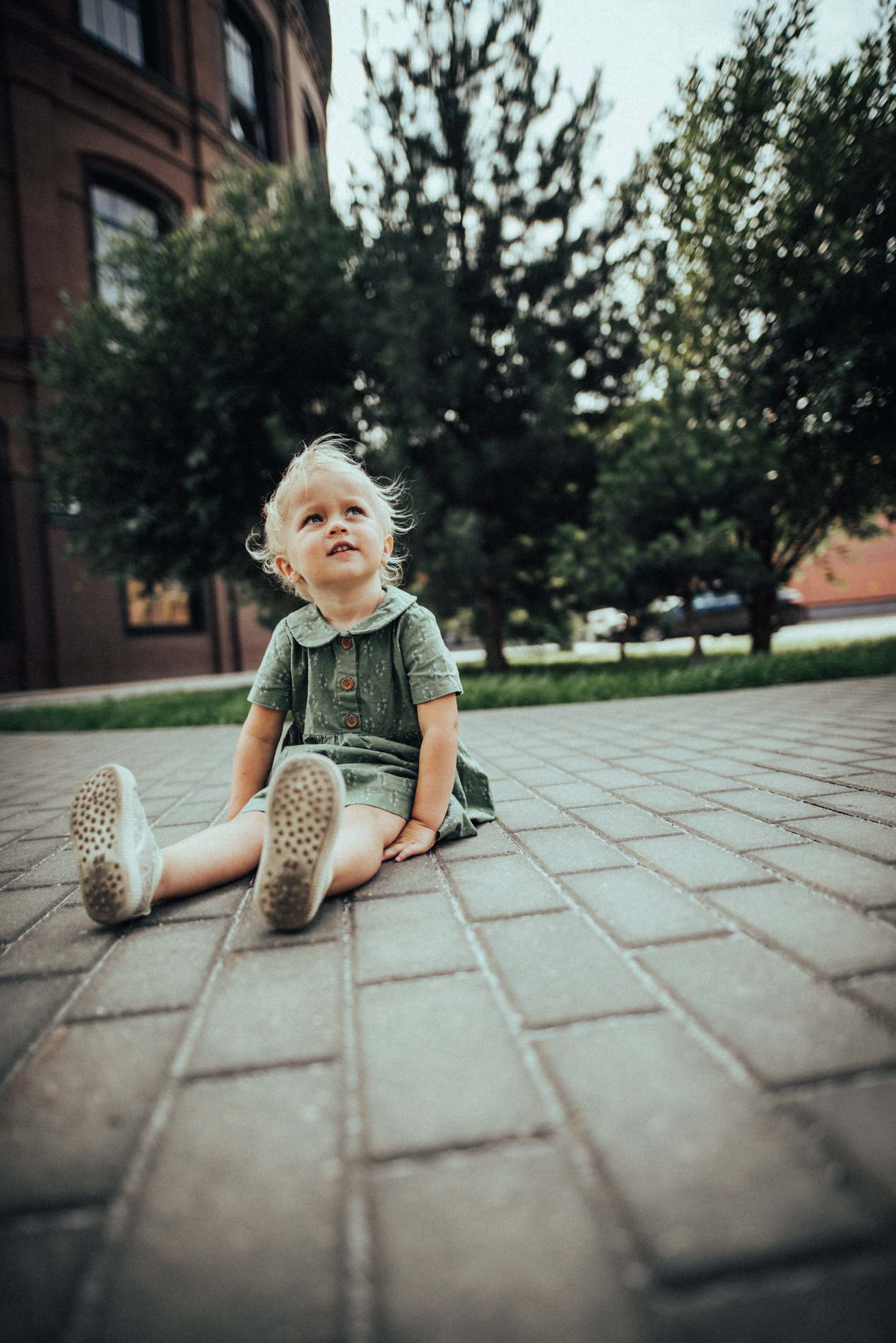 Босиком по мостовой | в городе