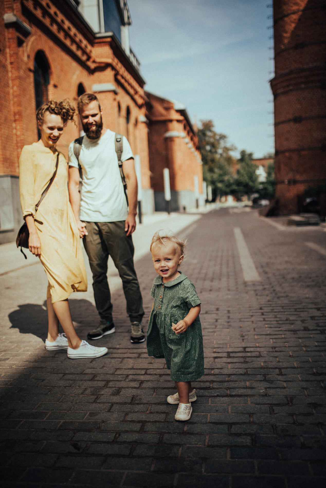 Босиком по мостовой | в городе