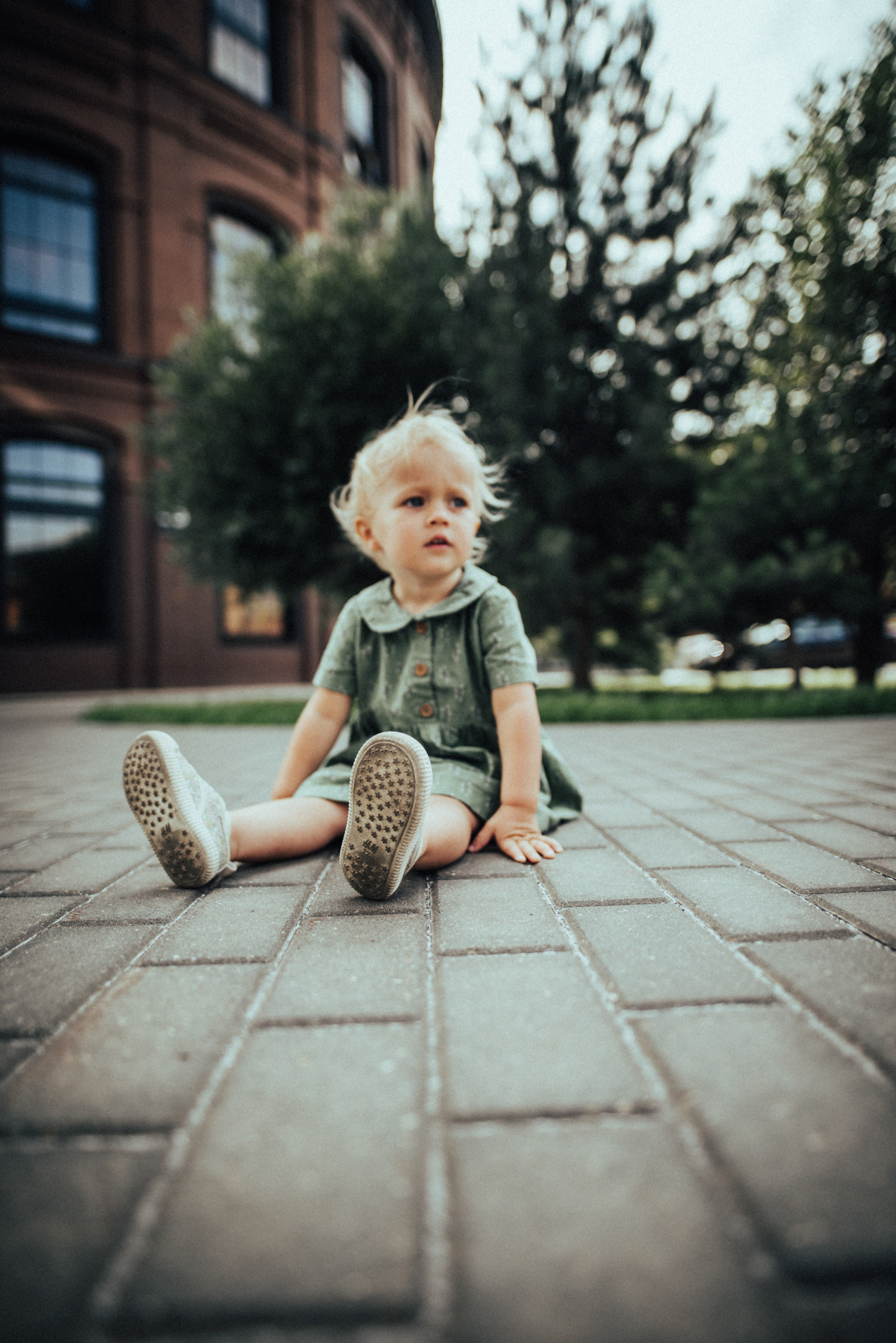 Босиком по мостовой | в городе