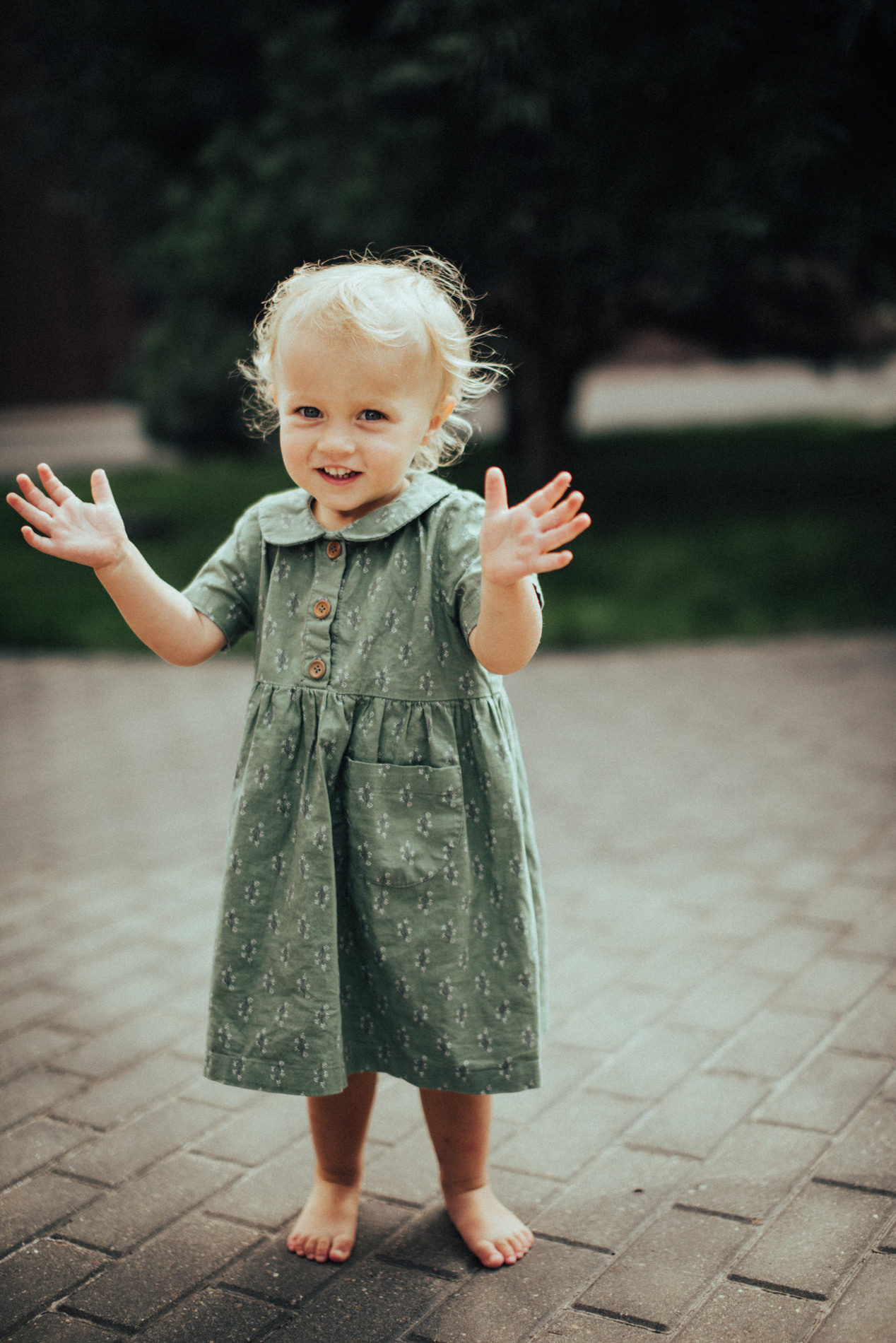 Босиком по мостовой | в городе