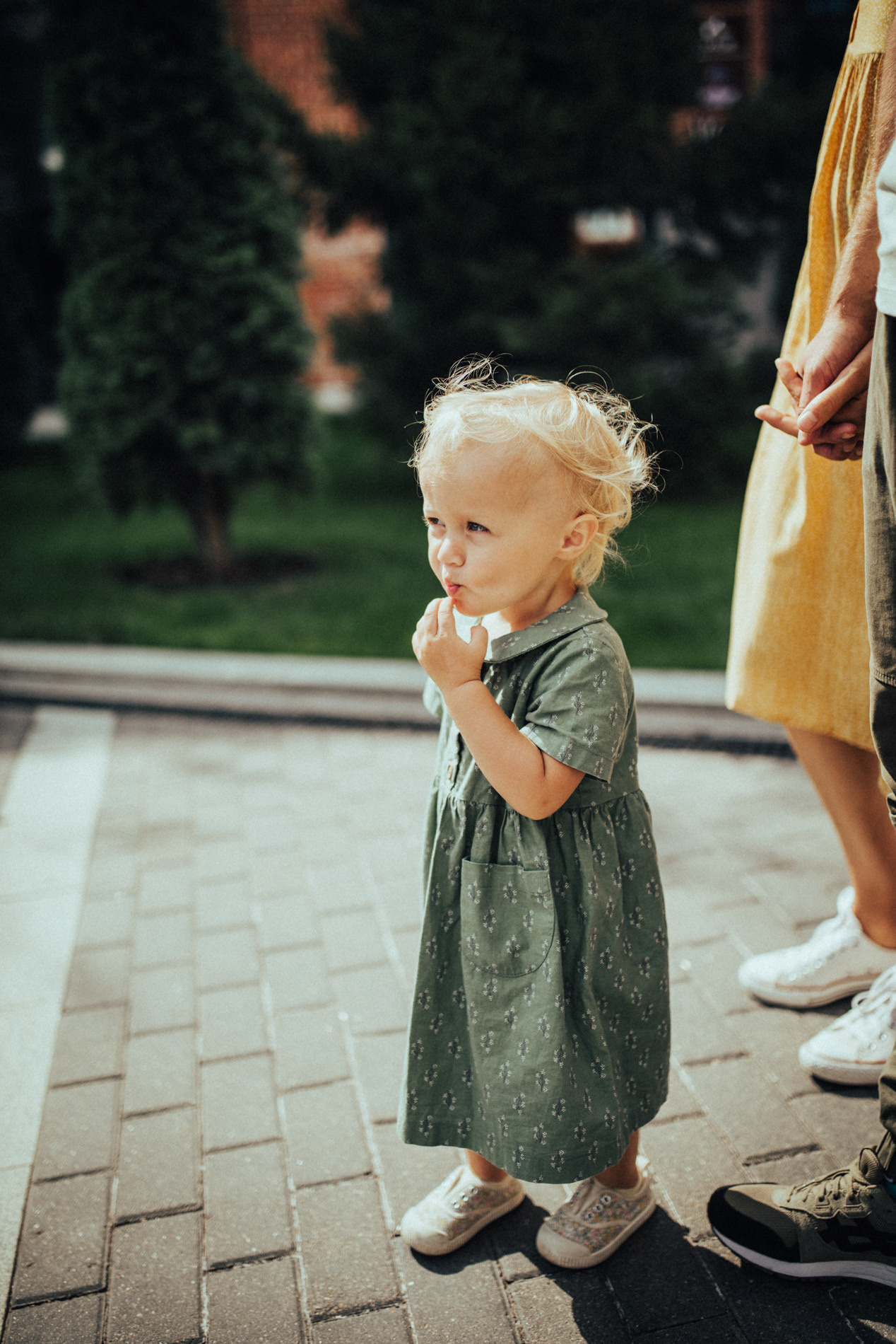 Босиком по мостовой | в городе