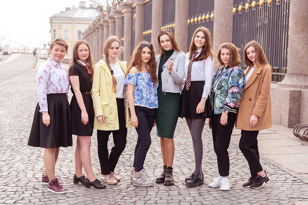 В школе. Выпускные альбомы СПБ. Фотограф в Садик и Школу