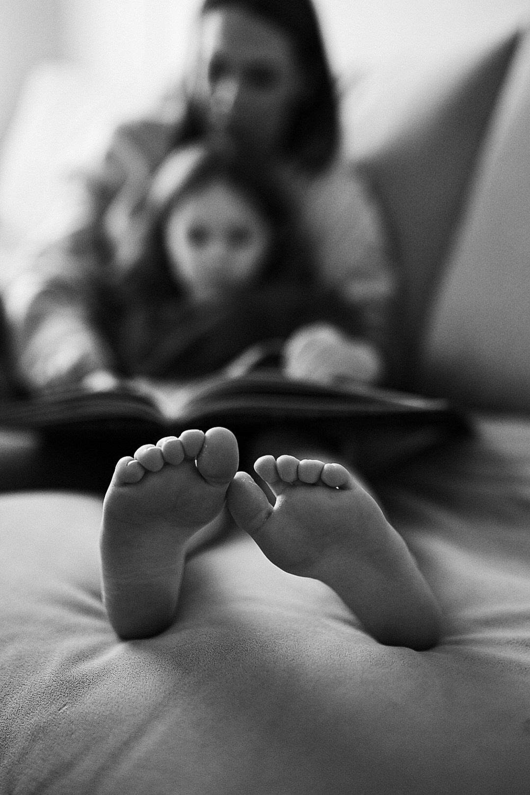 Валентин, Ирина, Евсей, Кира и Агата дома. Семейный и свадебный lifestyle-фотограф в Москве Мария Петрова