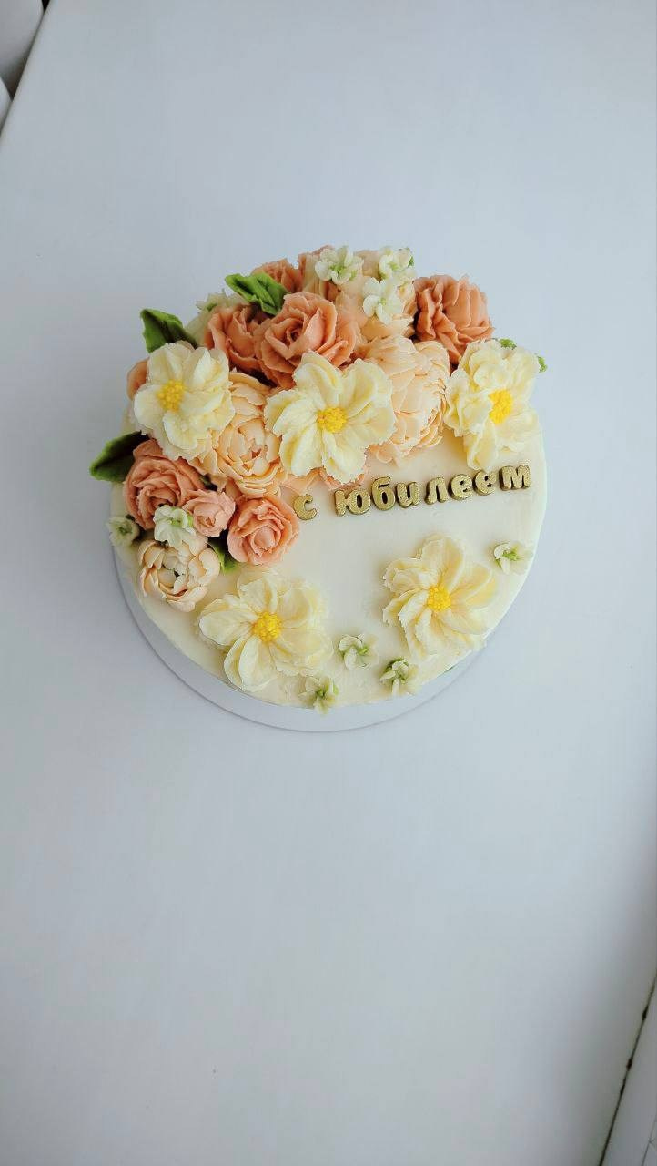 Работы учениц. Аникина Юлия / Кремовая флористика в корейской технике