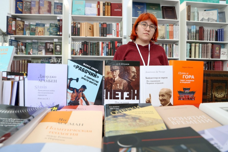 Книжный фестиваль «Красная площадь». Фотограф на мероприятие, форум, конференцию, выставку в Москве Артём Соболев
