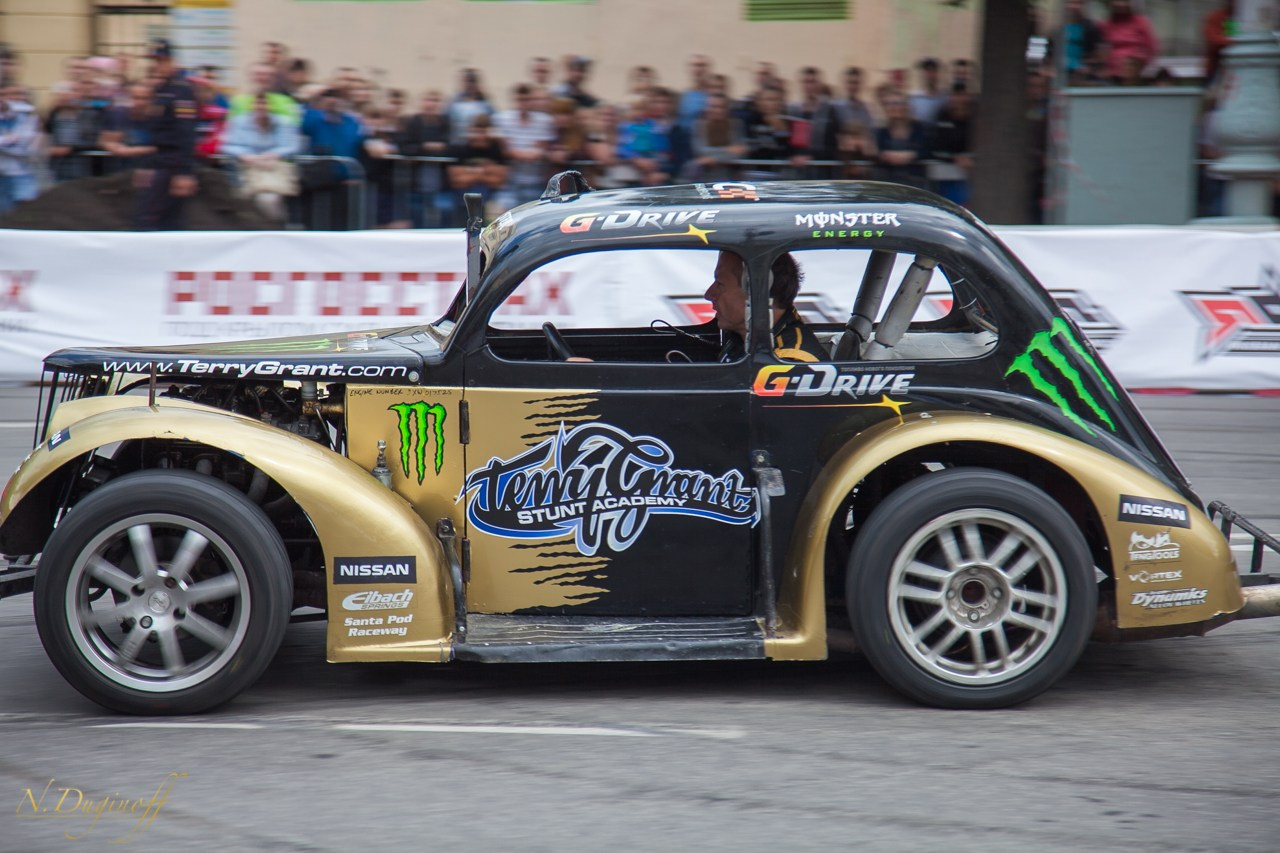 Nissan Nissmo Drive. Профессиональный фотограф Дугинов Николай | Екатеринбург