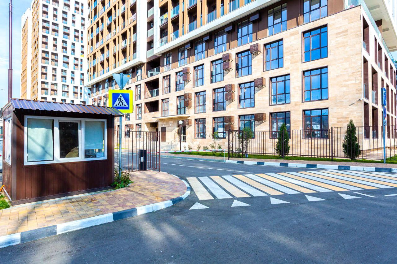 Стильная квартира для отдыха в ЖК бизнес класса с собственным бассейном!. Квартиры посуточно, длительно в Сочи, LARA APART GROUP