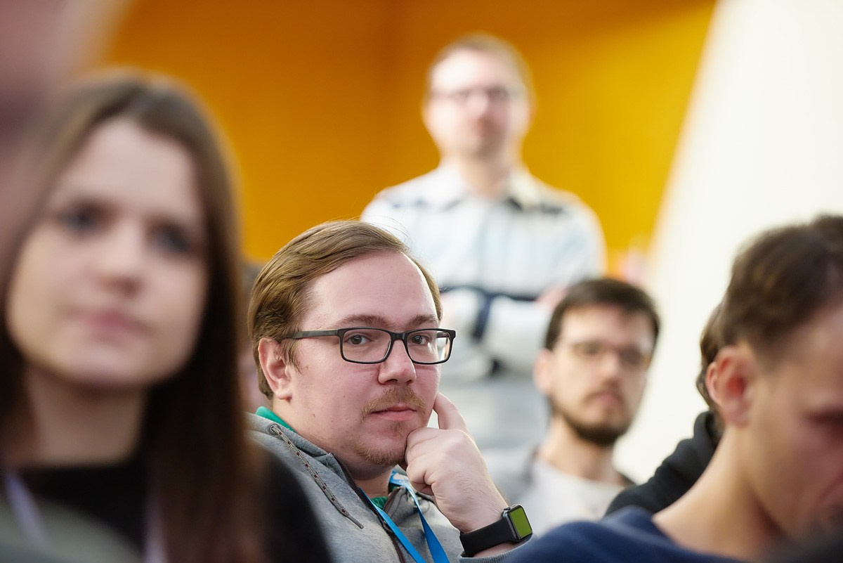 Нейромонах Феофан в Avito. Репортажный фотограф в Москве Вадим Францев