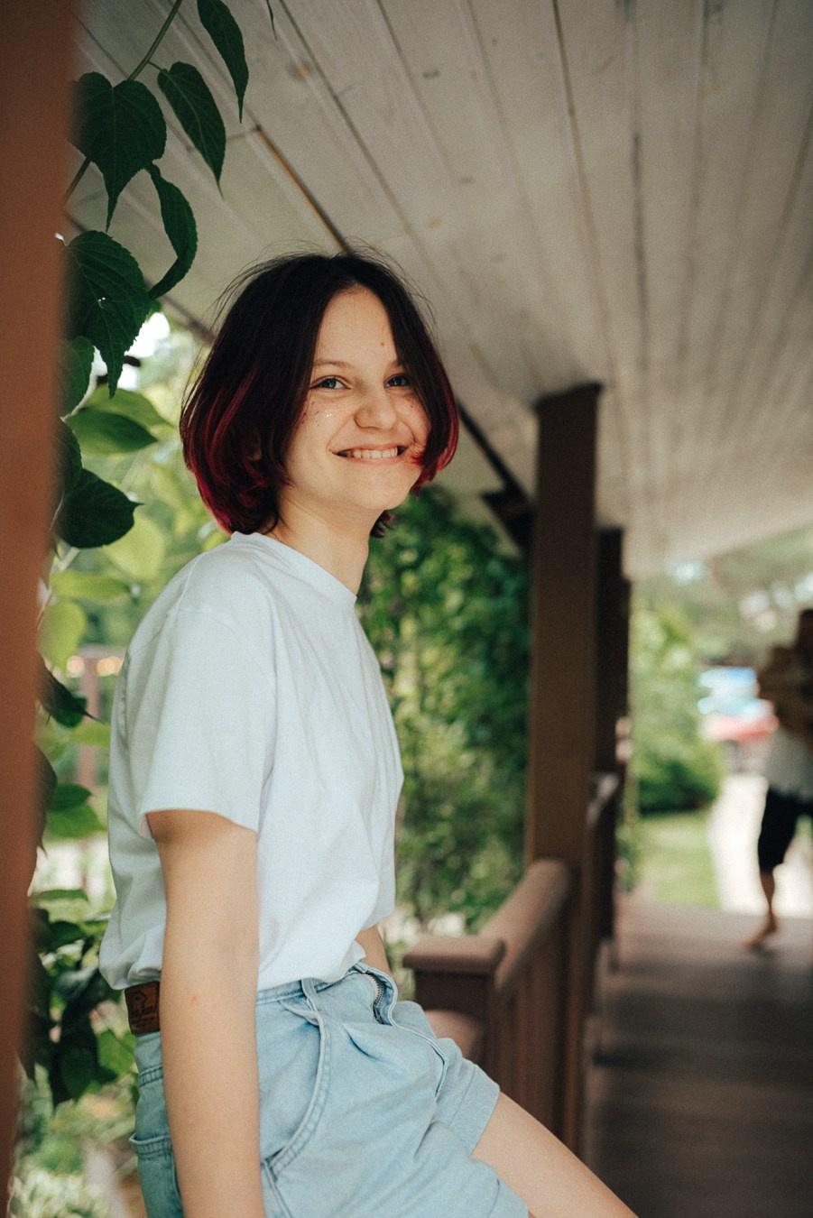 Коля, Ксюша, Саша, Андрей, Кира и бабушки | на даче